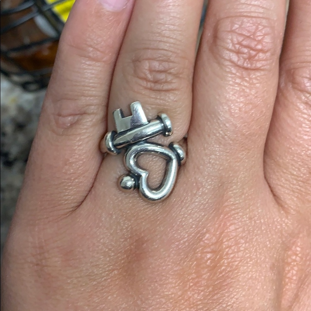 James Avery key ring size 8